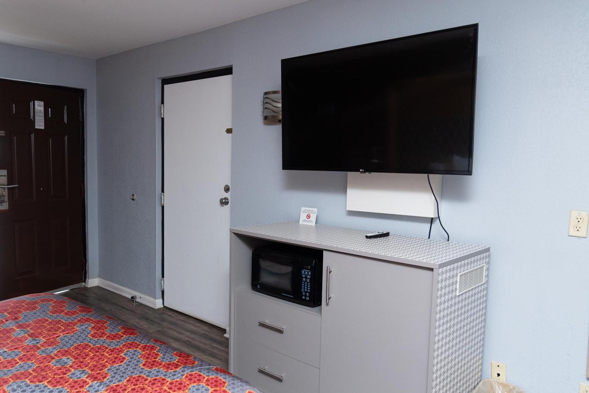 Columbus Inn And Suites Екстериор снимка