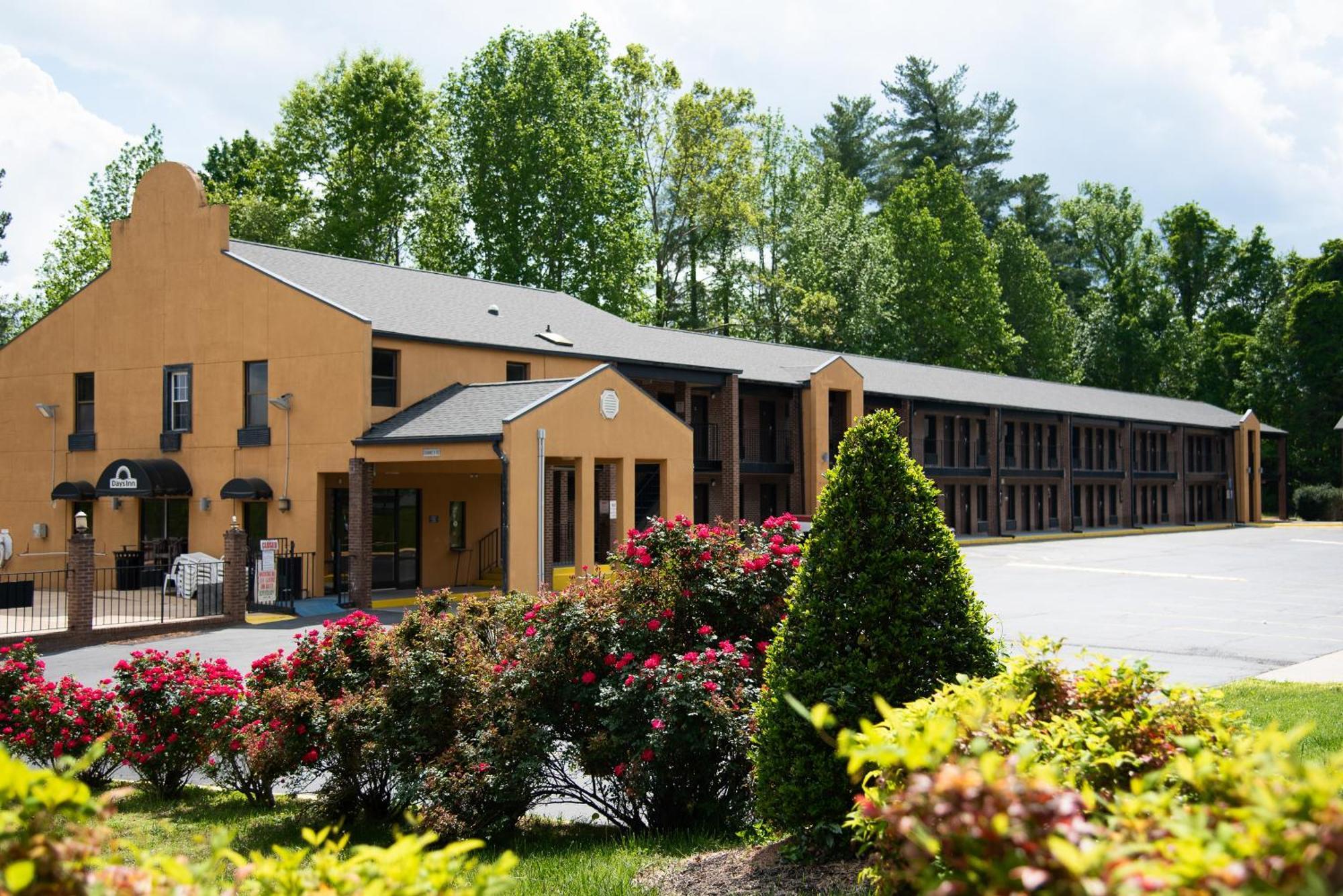 Columbus Inn And Suites Екстериор снимка