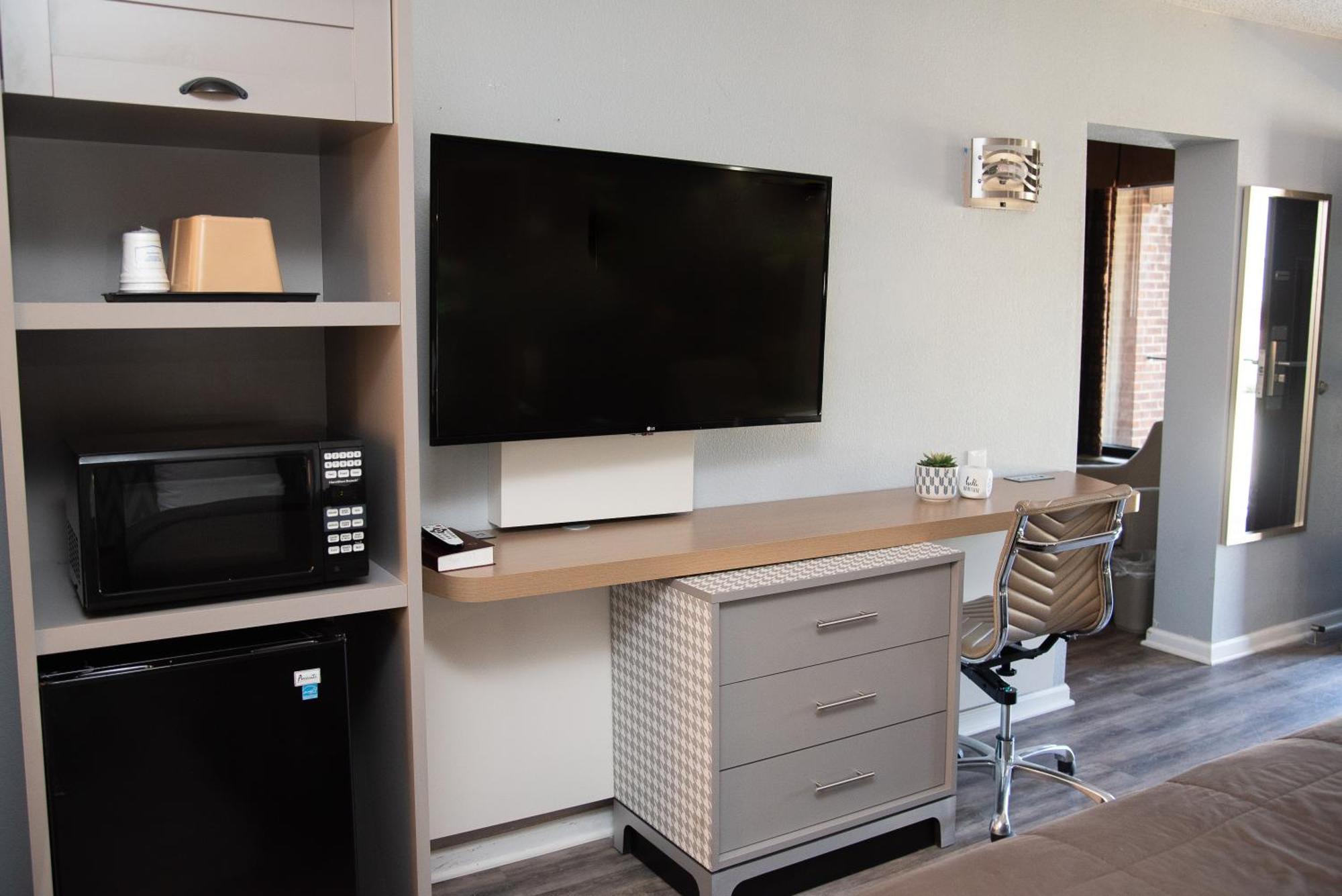 Columbus Inn And Suites Екстериор снимка